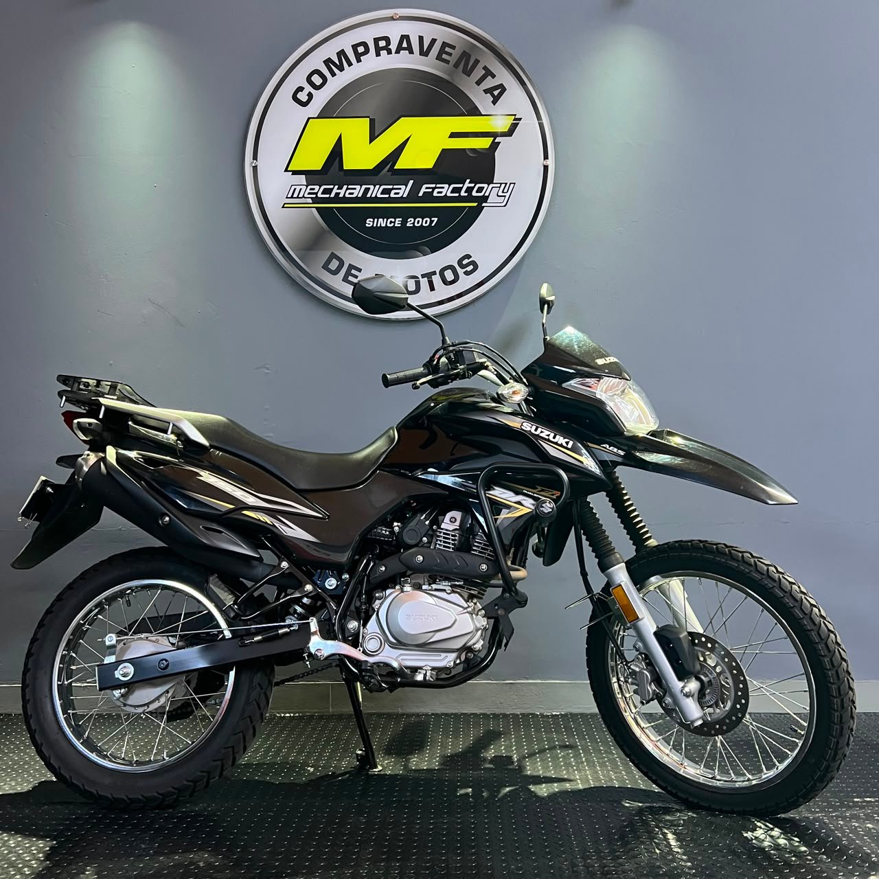 Suzuki DR 150 FI ABS modelo 2026