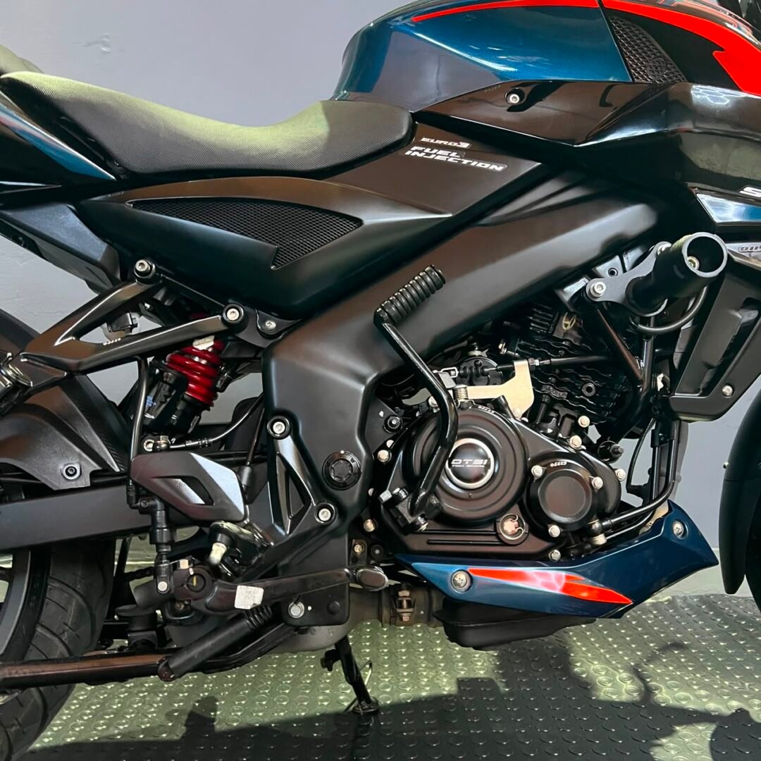 Bajaj Pulsar NS 160 FI ABS