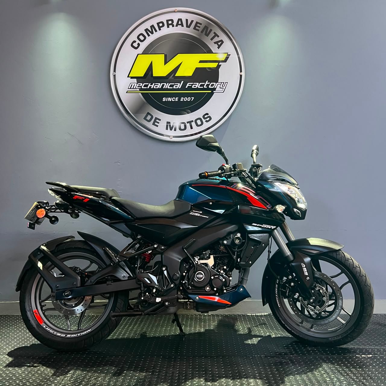Bajaj Pulsar NS 160 FI ABS modelo 2026