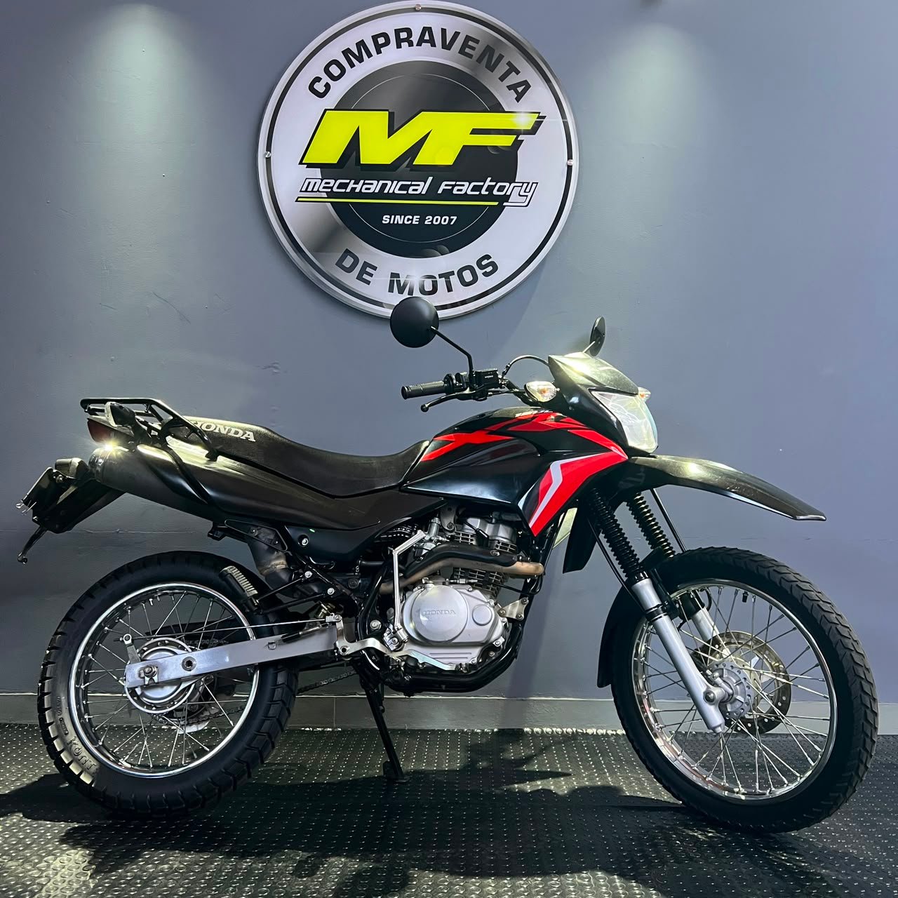 Honda XR 150L modelo 2022