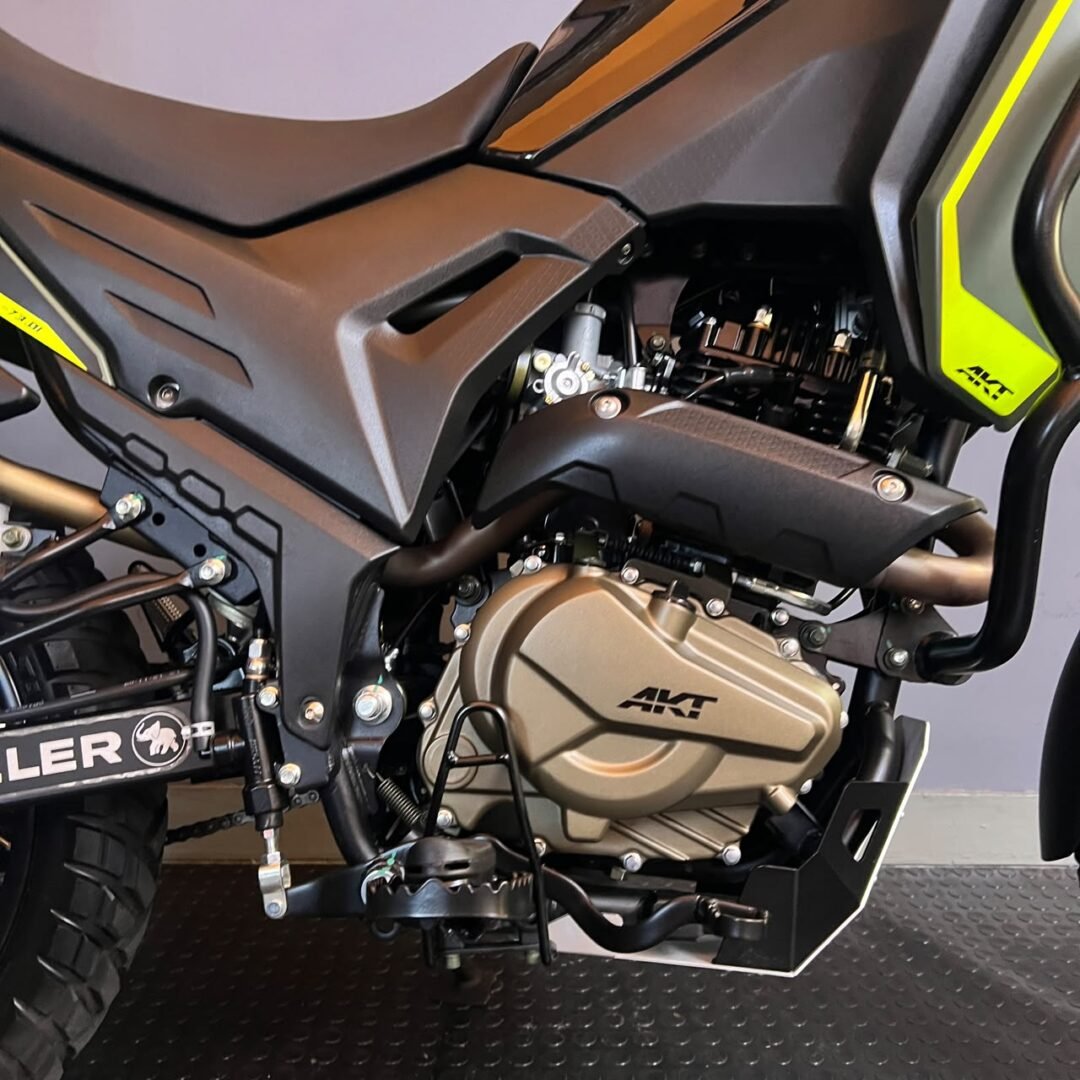 AKT TT 200 Rally ABS