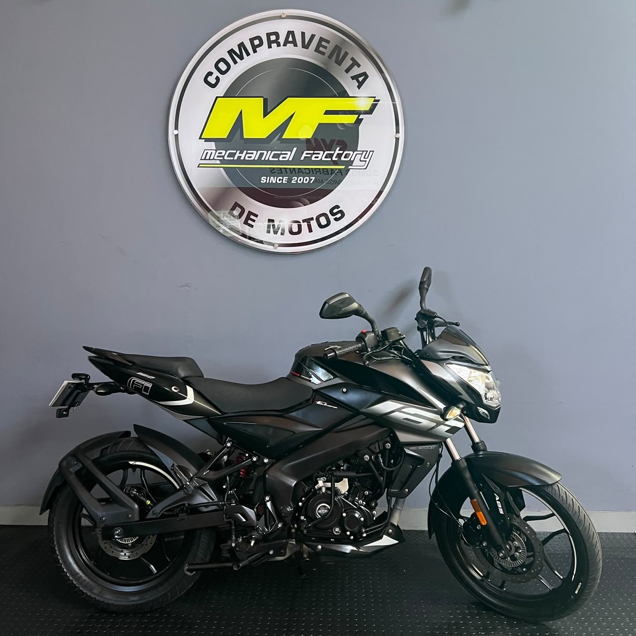 Bajaj Pulsar NS 160 FI ABS modelo 2023