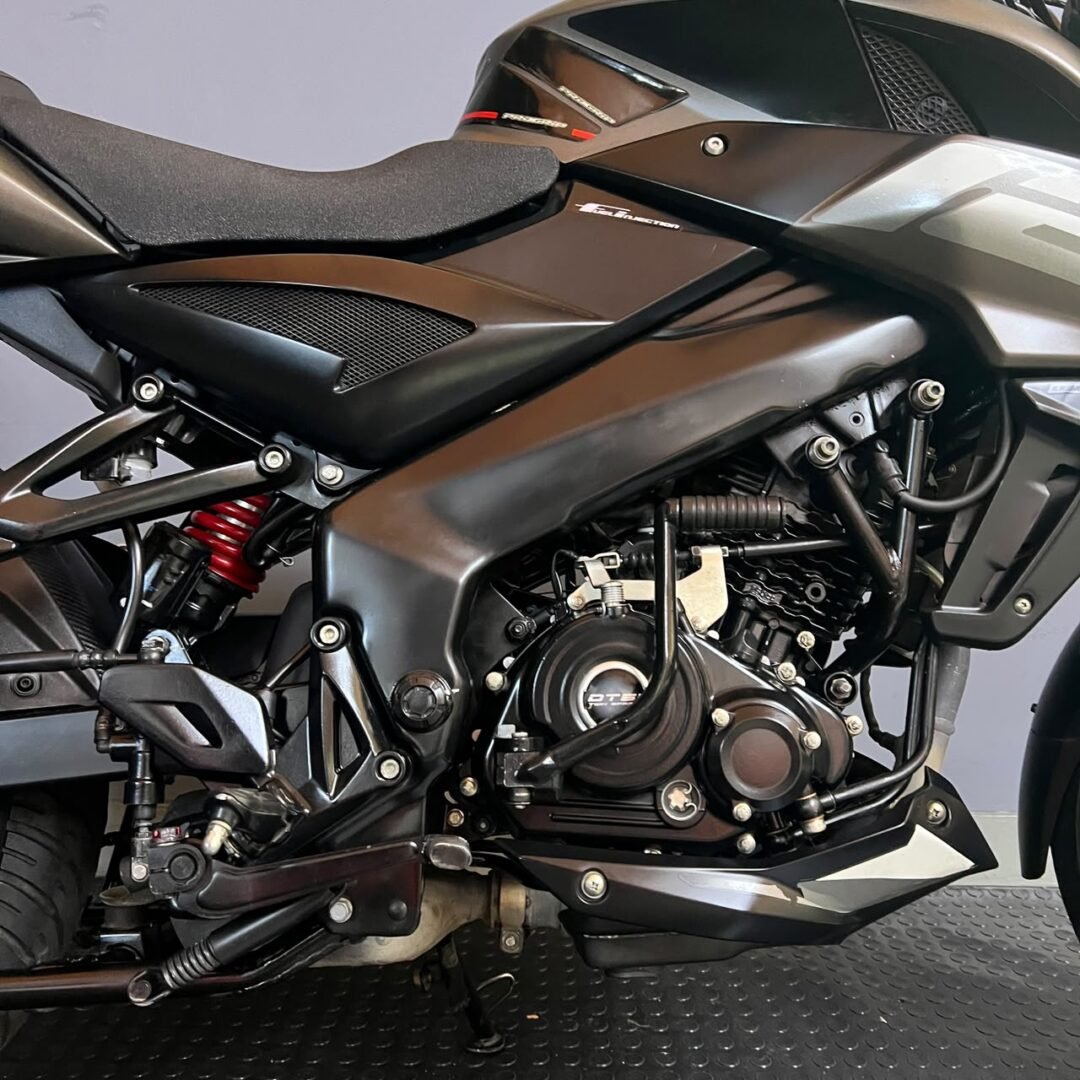 Bajaj Pulsar NS 160 FI ABS